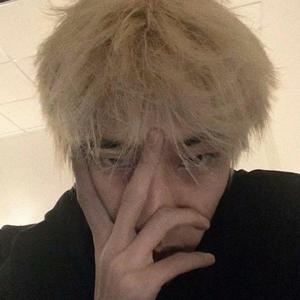 高清windows免费版观看美女强奸
